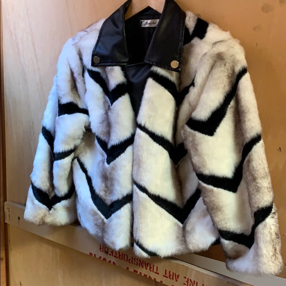 NWOT fake fur fake leather cropped jacket